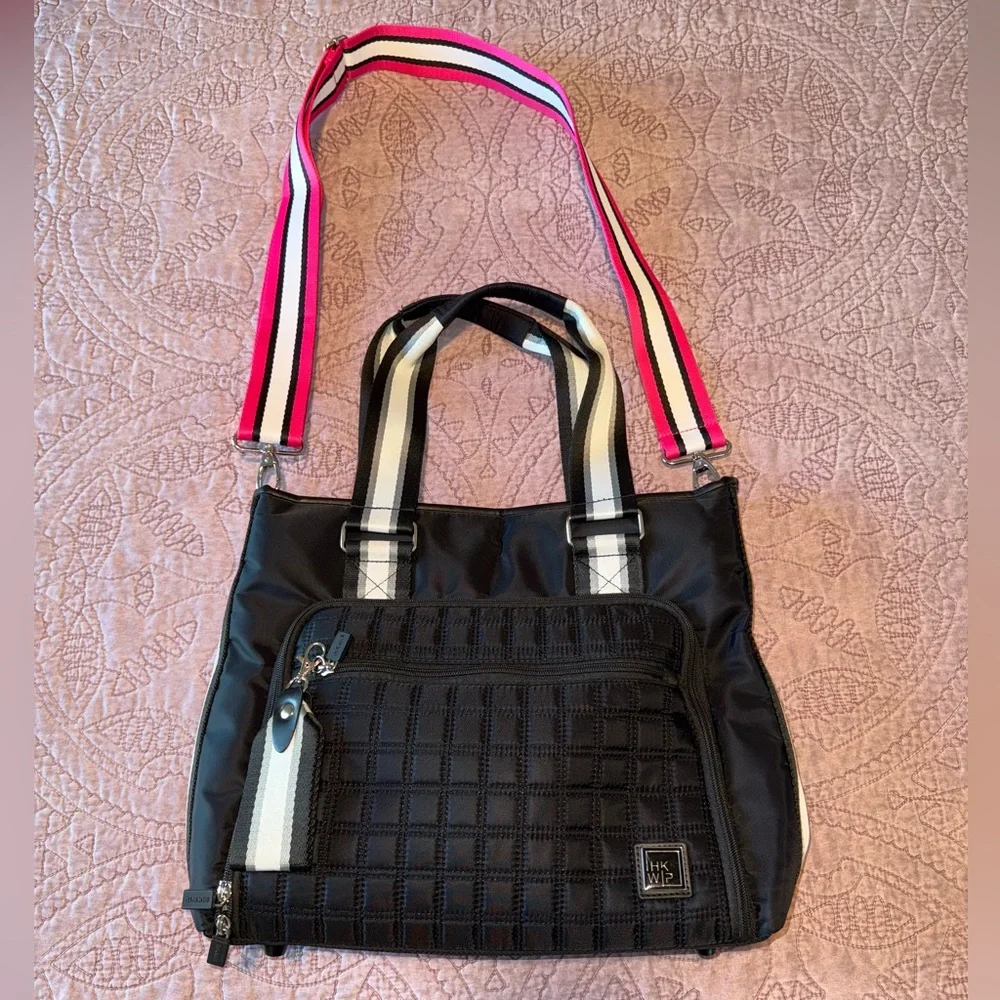 Elegant Black Quilted Laptop Bag with Pink Accents - Picture 3 of 16